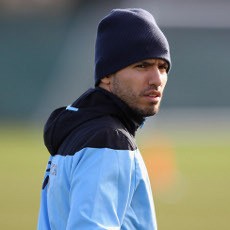 Maradona Sarankan Aguero ke Madrid