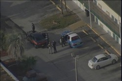 Tangkap Buronan, Tim SWAT Kepung Sebuah Hotel di Florida