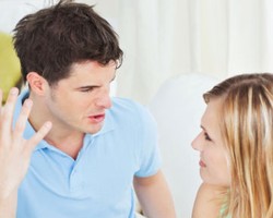 5 Cara Mengenali Pria yang Cemburuan 