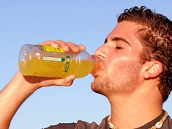 Di Inggris Sport Drink Jadi Minuman Saat Ngantor