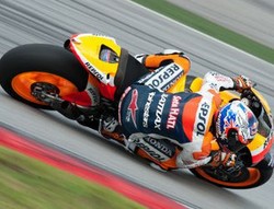 Stoner Tercepat di Sesi Pertama Losail