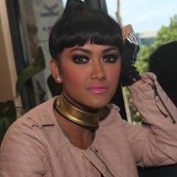 Depresi dan Galau, Jupe Berobat ke Singapura