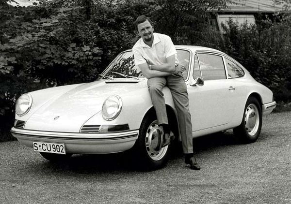 Kreator Porsche 911 Tutup Usia