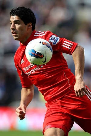 Roma Bantah Isu Transfer Suarez