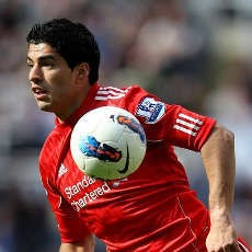 Roma Bantah Isu Transfer Suarez