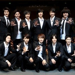 Macet Hingga 1 Km, Polisi Bubarkan Antrean Tiket SuJu