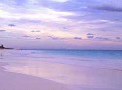 Pink Sands Beach, Pantai yang Romantis di Bahama