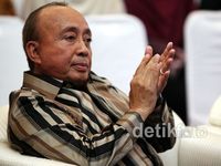 Abdul Latief Tampil Flamboyan
