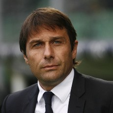 Nyonya Tua Lebih Nyaman jadi Yang Terdepan