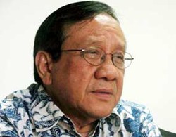 Akbar Tandjung Pertanyakan Alasan Mempercepat Pencapresan Ical