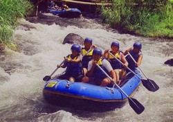 Byur! Arung Jeram Seru di Telaga Waja, Bali