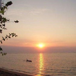 Menyambut Mentari di Pantai Sanur, Bali