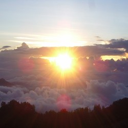 Menangkap Keanggunan Sunrise di Kelimutu