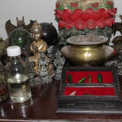 Ini Dia Cara Mengetahui Artis Pemakai Susuk