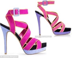 Rilis Lini Sepatu, Jessica Simpson Contek Christian Louboutin?