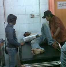 Tak Kuat Menanjak, Truk Hantam Truk dan 4 Motor