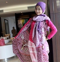 Modifikasi Pashmina Multifungsi yang Memikat