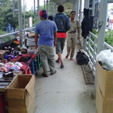 JPO Blok M Disulap Jadi Mal Mini, Penyeberang Jalan Terganggu