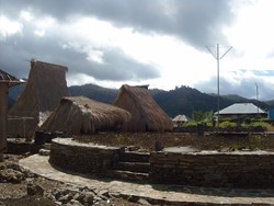 Ini Dia Rumah Adat dengan Nama Paling Panjang di Indonesia