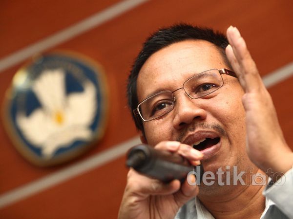 Keluarga Guru yang Tergulung Ombak Dapat Beasiswa