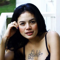 Bikin Orang Tak Fokus, Tato di Dada Nikita Mirzani Dihapus