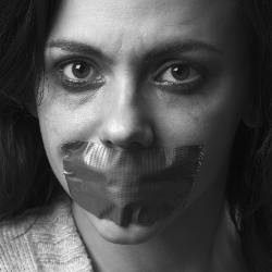 Maraknya Kekerasan Terhadap Artis Perempuan