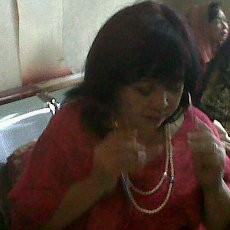 Tak Lagi Dipijit, Nunun Justru Bagi-bagi Kalung di Pengadilan Tipikor