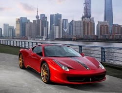 Ferrari 458 Italia Berlapis Emas, Khusus untuk Orang China