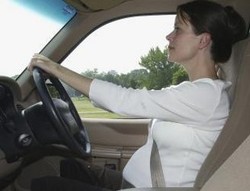 Tips Mengemudi untuk Ibu Hamil