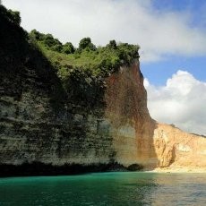 Keindahan Tanpa Batas di Pulau Nusa Barong, Jember