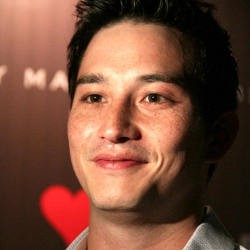 Mike Lewis Ingin Dapatkan Hak Asuh Anak