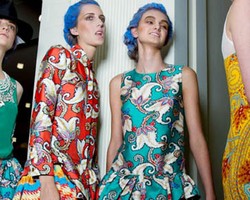 Motif Paisley, Si Etnik yang Jadi Tren di 2012