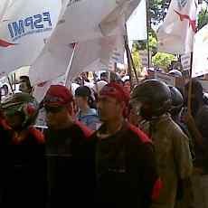 Tuntut Raperda Lebih Baik, Buruh Ancam Blokir Jalan Pantura