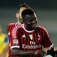 Gol Tunggal Muntari Antar Milan ke Puncak