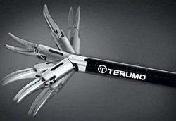 Pasien Pertama yang Tumornya Diangkat Tangan Bionik