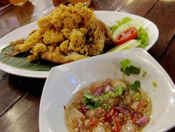 Mencicipi Ayam Goreng Singkawang di Jakarta
