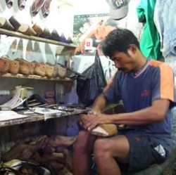 Yuk! Belanja Sepatu Kulit di Cibaduyut