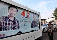 Poster Jokowi-Ahok Diarak Keliling Jakarta