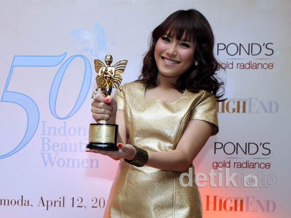 Ayu Ting Ting Masuk 50 Wanita Cantik Indonesia