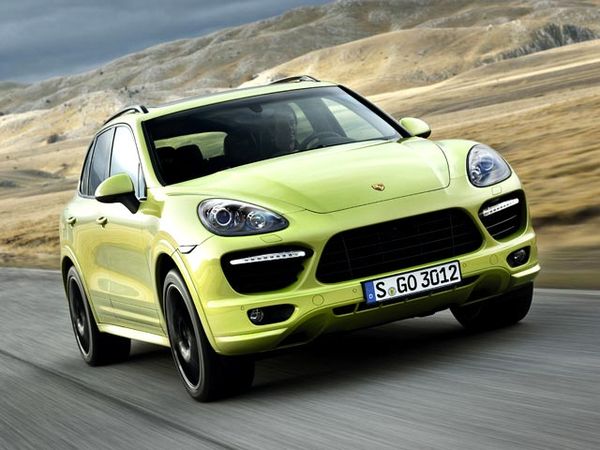 SUV Paling Sporty dari Porsche