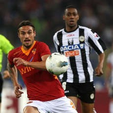 Tundukkan Udinese 3-1, Roma Geser Napoli