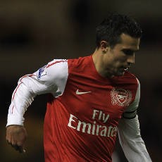 Van Persie Bikin Rekor, Wenger Senang
