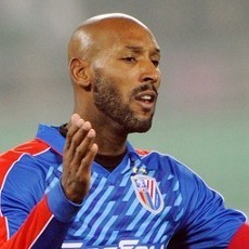 Bantu Tigana, Anelka Ikut Latih Shanghai Shenhua