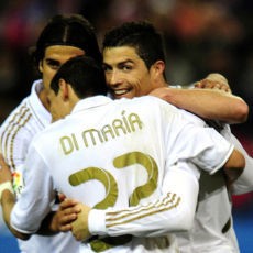 Ronaldo Hat-trick, Madrid Jauhi Barca Lagi