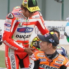 Rossi Bandingkan Laju Dirinya dengan Stoner di Ducati