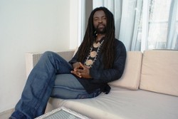 Rocky Dawuni, Bob Marley asal Ghana