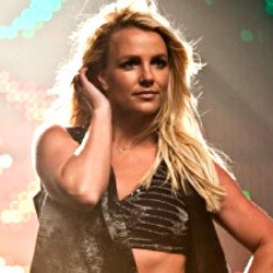 Britney Spears Pakai Bra Rp 183 Juta di Twister Dance