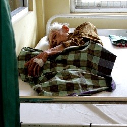 Habis Ratusan Juta untuk Berobat, Pelawak Haji Bodong Butuh Bantuan