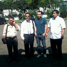 Cabut Laporan, Umuh Mengantar Marwan ke Polrestabes Bandung