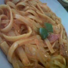 Frito, Olahan Fettucine Saus Merah Khas Italia